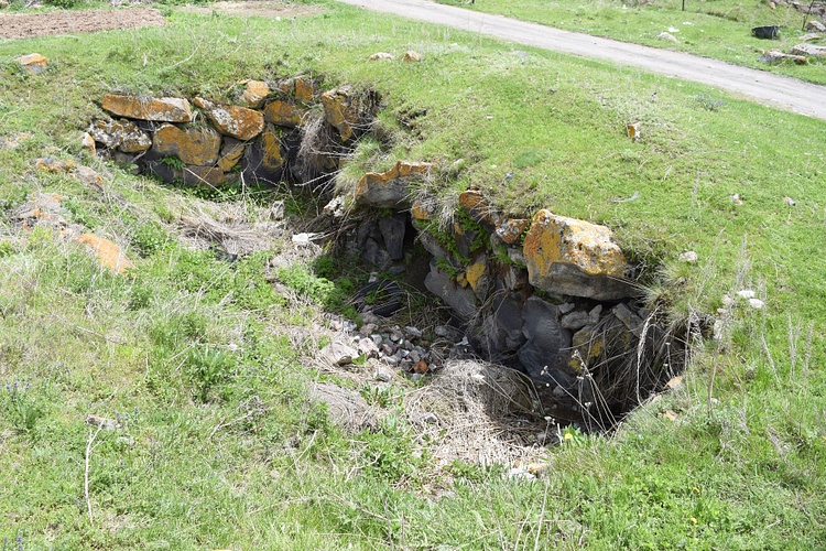 Bronze Age Burial Tomb at Lchashen